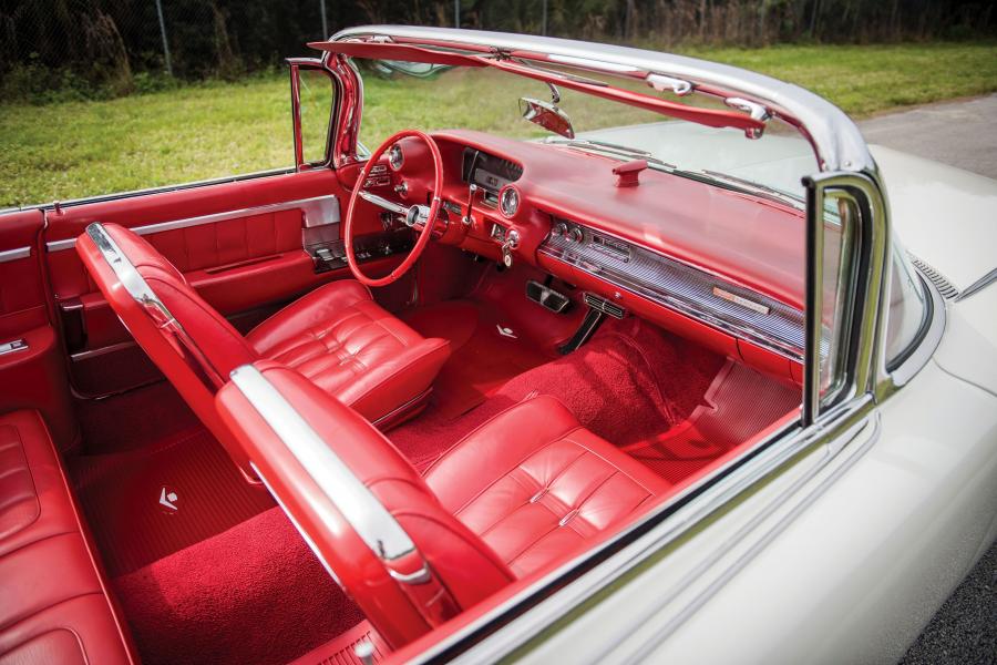 Интерьер Cadillac Eldorado Biarritz Convertible 1960 года  (фото 30 из 49)